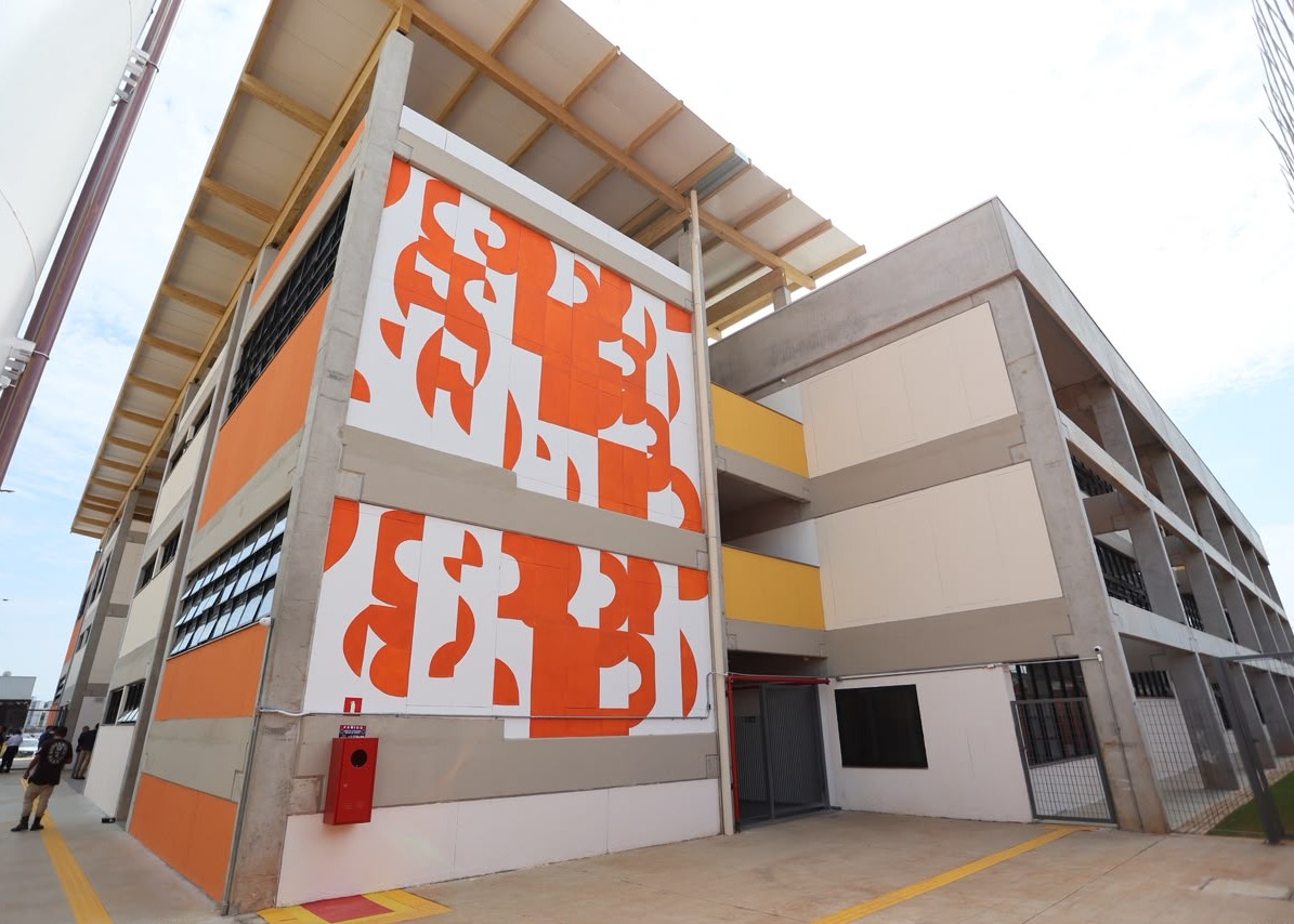A escola foi construída em um terreno de aproximadamente 6 mil metros quadrados, com custo superior a R$ 35,3 milhões. Foto - Lucas Vieira