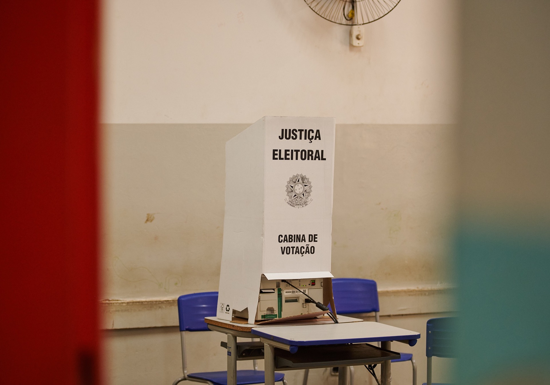 Quem não vota nem justifica a ausência por três eleições consecutivas fica sujeito ao cancelamento do título, entre outras restrições. Foto - Reprodução/Internet