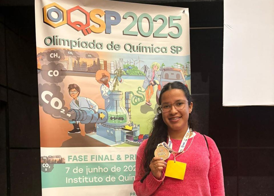 Nicole Camargo foi a única representante de Itapetininga a receber medalha na Seletiva Seduc da Olimpíada de Química do Estado de SP. Foto - Arquivo pessoal