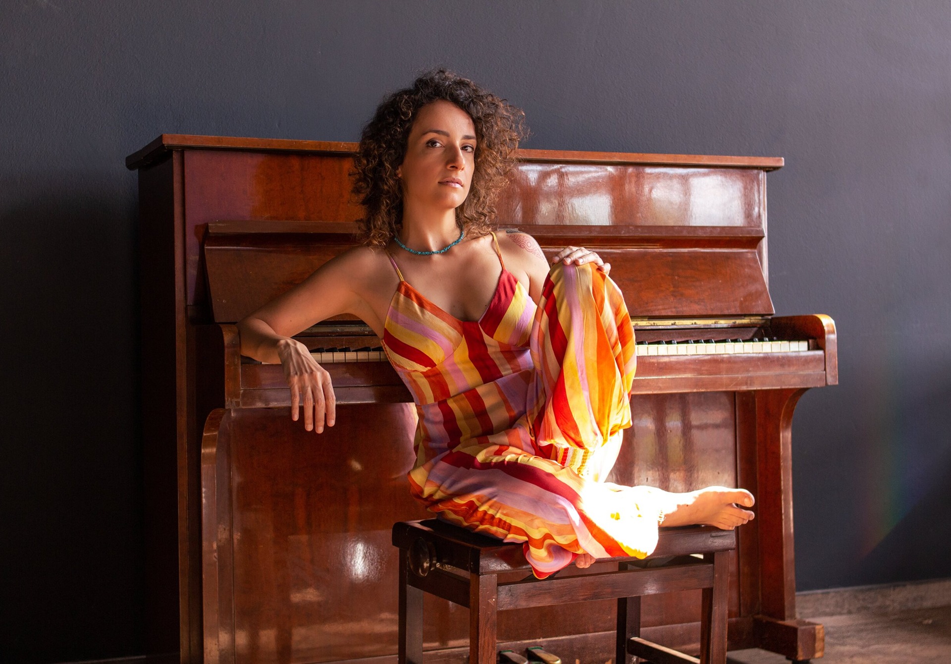 O espetáculo “Claudia Castelo Branco Trio – Piano & Voz” propõe uma viagem pela música brasileira. Foto - Reprodução/Internet