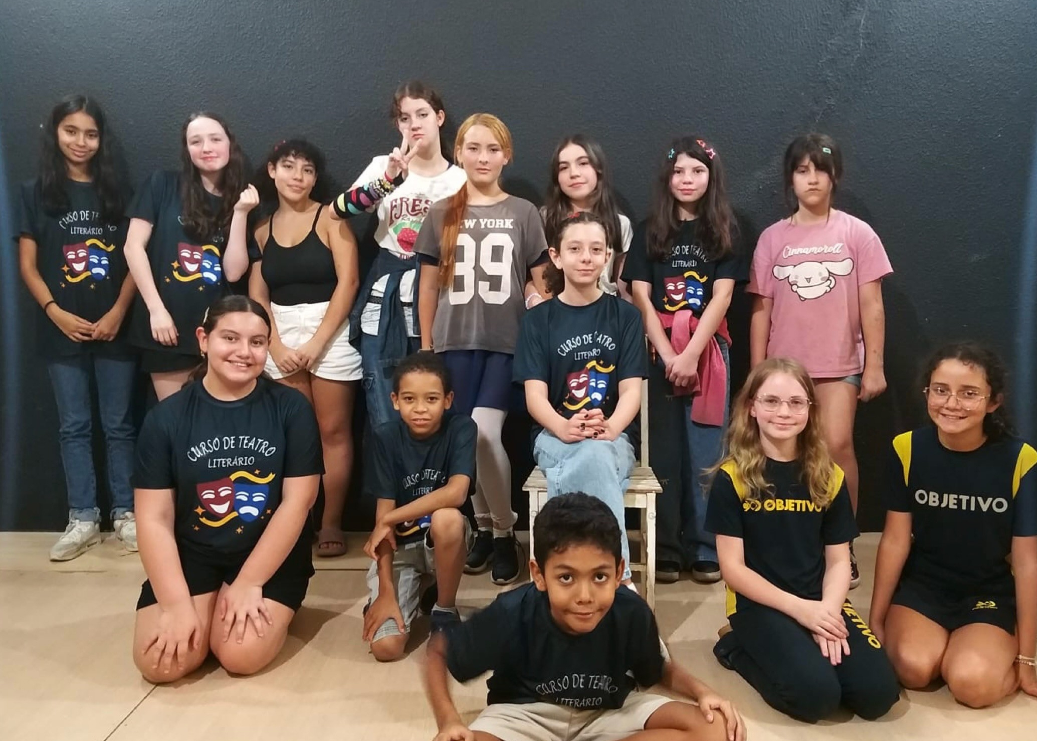 A montagem é resultado do trabalho desenvolvido pelos alunos do curso e reúne elementos de duas obras da literatura infantojuvenil. Foto - Reprodução/Divulgação