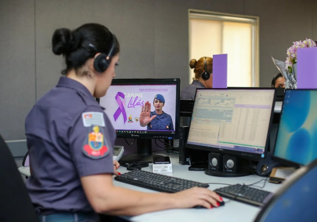 A Cabine Lilás oferece atendimento especializado por policiais femininas em ocorrências de violência doméstica. Foto - Divulgação/Governo de São Paulo