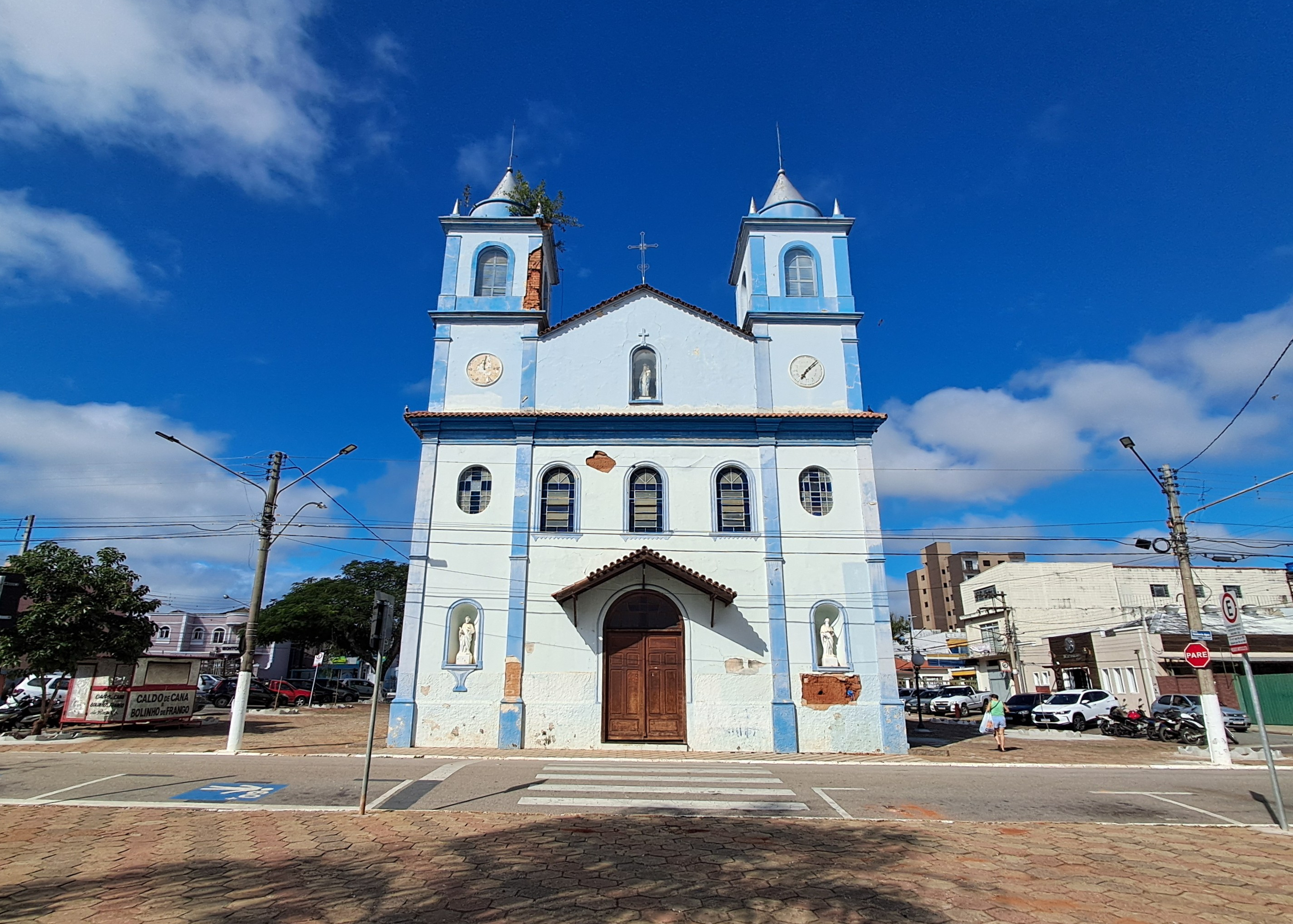 A Igreja permanece interditada desde maio de 2024, quando o desprendimento de pedras da torre levou ao fechamento do templo. Foto - Vitória Mendes