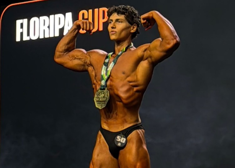 O fisiculturista sonha em futuramente representar o Brasil em campeonatos profissionais internacionais. Foto - Arquivo Pessoal.
