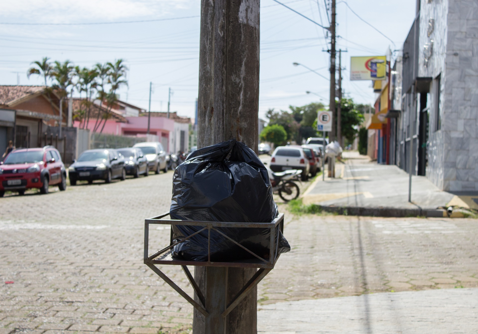 Moradores também ressaltam que as reclamações não são direcionadas aos coletores. Foto - Arquivo Jornal Correio
