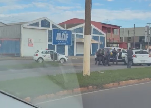Um homem de 49 anos morreu após ser baleado por um policial militar durante uma abordagem na tarde de 3 de outubro, na Avenida 5 de Novembro. 